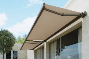 Tendal cofret tancat que protegeix la tela quan està recollit, ideal per a una llarga durabilitat