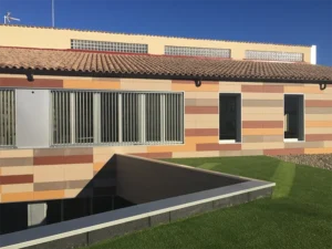 Foto d'un client que vam fer un revestiment de façana