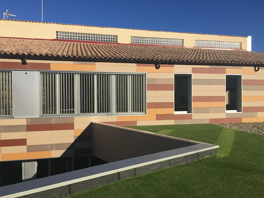 Foto d'un client que vam fer un revestiment de façana